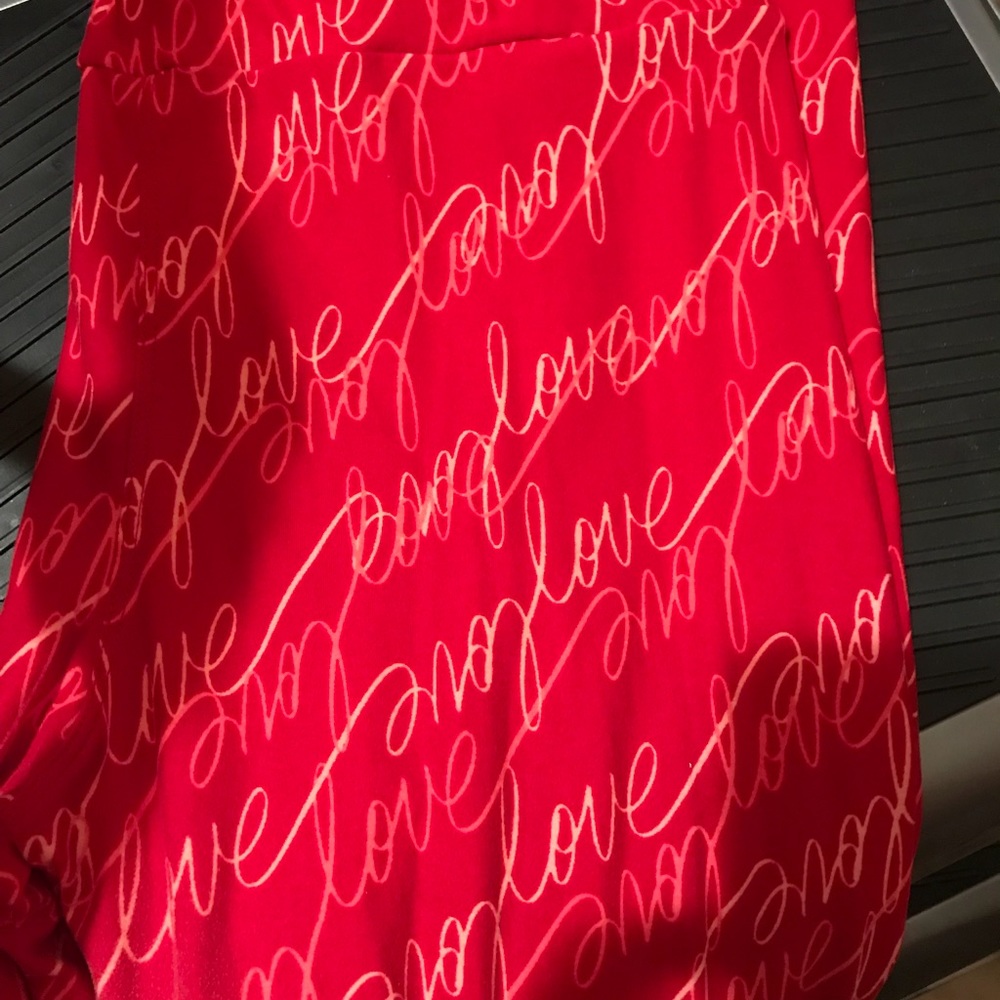 LuLaRoe love tall & curvy leggings (TC)